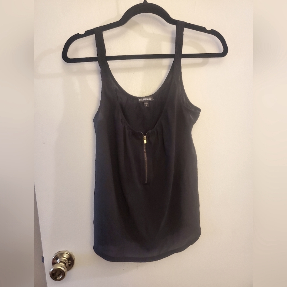 Express zippered top